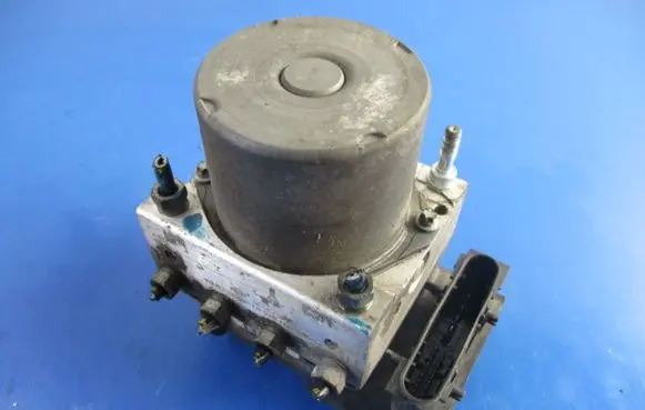 Nissan Tiida C11 ABS Pump 47660EM10A