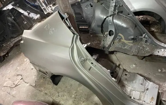 Toyota Avensis T250 Rear quarter panel 