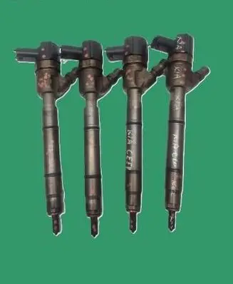 KIA Ceed Fuel injectors set 0445110256 338002A400