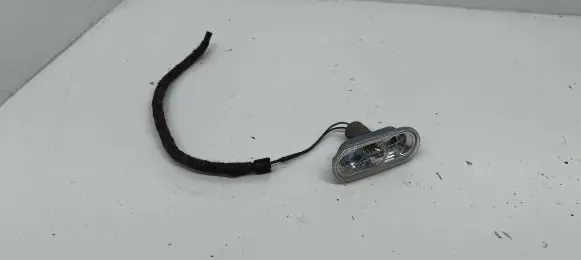 Volkswagen Golf IV Front fender indicator light 1J0949117