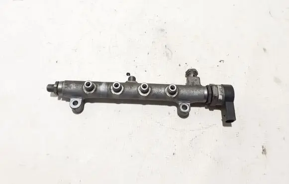 Volkswagen Touareg II Fuel main line pipe 057130090