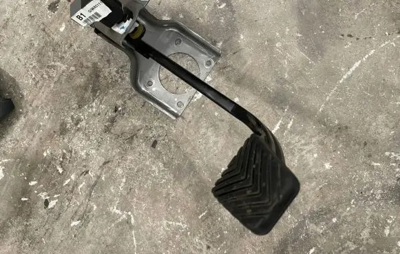 KIA Rio Brake pedal
