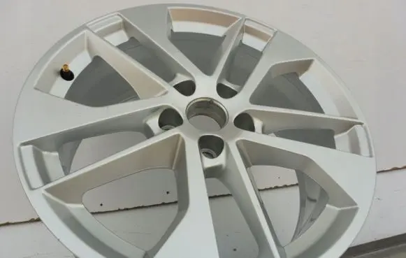 Audi Q2 - R18 alloy rim 81a601025E