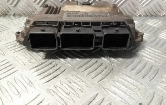 Renault Scenic II - Grand scenic II Engine control unit/module 0281011390