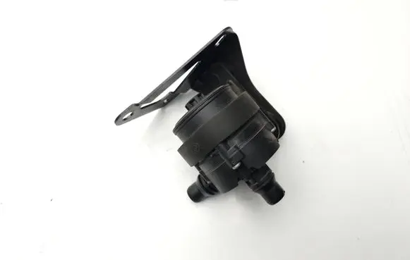 BMW X5 F15 Electric auxiliary coolant/water pump 7643949