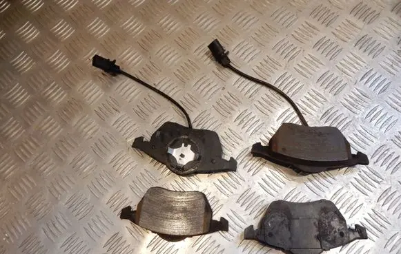 Audi A4 S4 B7 8E 8H Brake pads (front) 8E0698151 37210