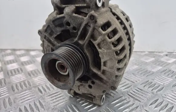 Mercedes-Benz E W211 Generator/alternator A0131545602 0121715014