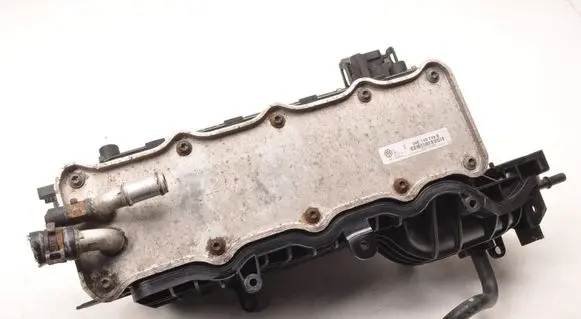 Volkswagen Golf VII Intake manifold 04E145749B