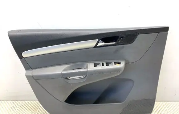 Seat Alhambra (Mk2) Front door card panel trim 
