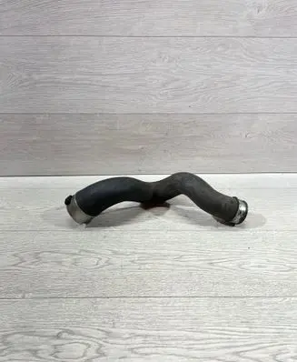 BMW 3 E90 E91 Intercooler hose/pipe 8513289