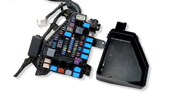 Subaru Outback (BS) Fuse box set MB703200B