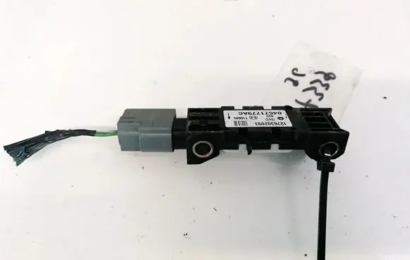 Jeep Grand Cherokee (WK) Airbag deployment crash/impact sensor 04671779AC 1276302093