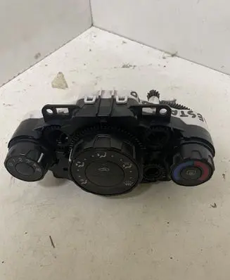 Ford Fiesta Climate control unit 8A6116549AE