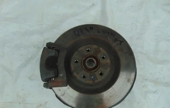 Audi Q7 4M Rear wheel hub spindle/knuckle 