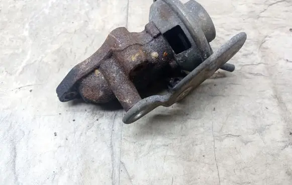 Toyota Corolla Verso E121 EGR valve 2562027070 2580027040
