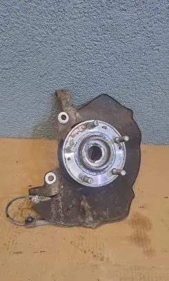 Hyundai Santa Fe Front wheel hub spindle knuckle
