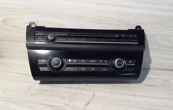 BMW 5 F10 F11 Climate control unit 9241239 900252620012 0000425883