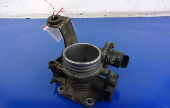 Renault Megane I Throttle body valve 