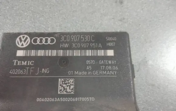Volkswagen Golf V Gateway control module 3C0907530C 3C0907951A 402063