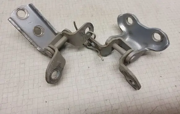 Toyota Corolla Verso E121 Rear door hinge set 