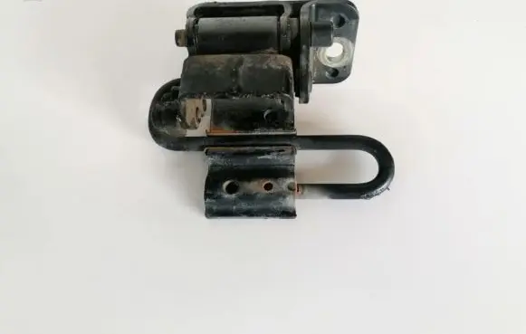 Audi A4 S4 B6 8E 8H Rear door lower hinge 8e0833412