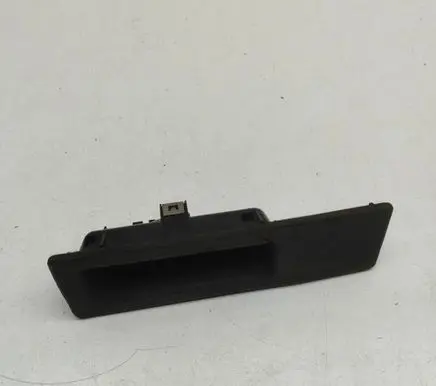 BMW 2 F22 F23 Tailgate/boot open switch button 7368752