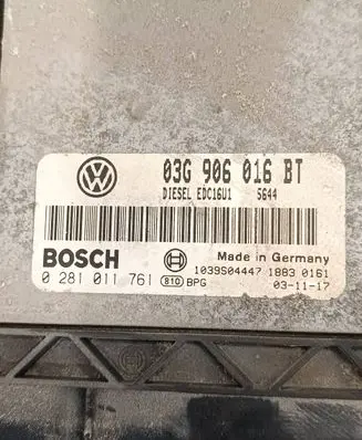 Volkswagen Touran I Engine control unit/module 03G906016BT 1039S04447 0281011761