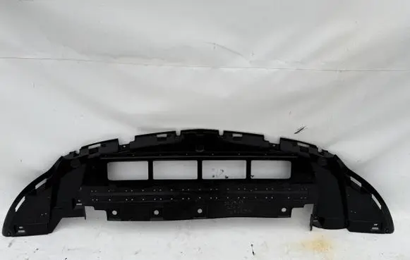 Front bumper skid plate/under tray