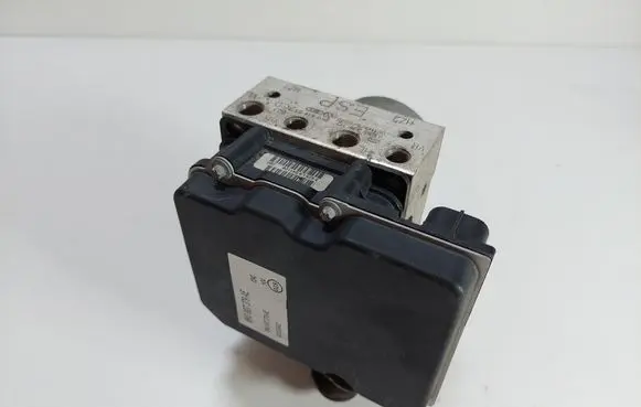 Audi A4 S4 B8 8K ABS Pump 8K0907379AE