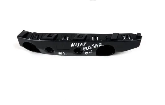 Nissan Pulsar Fender mounting bracket 622243zl0a