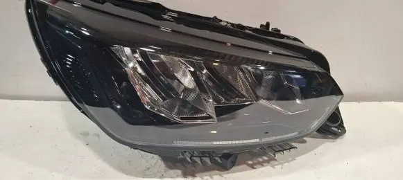Peugeot 2008 II Headlight/headlamp 9833036180 98330361