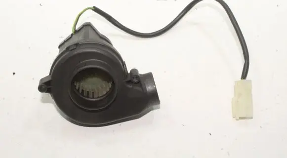 BMW Z4 E85 E86 Engine control unit/module fan 1438062