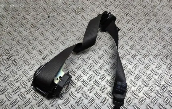 Opel Astra J Front seatbelt 617023600 009L000 40720
