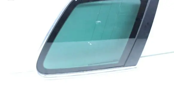 Volkswagen Touareg I Rear side window 7L5845298