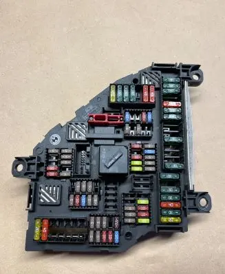 BMW 5 F10 F11 Fuse module 9252812 03061848 317033452