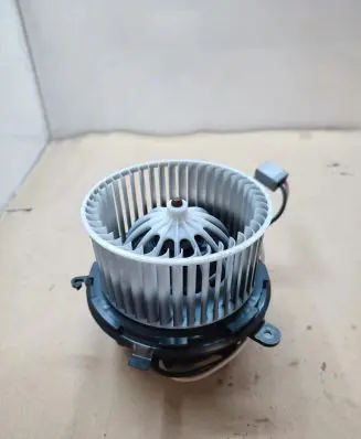 Opel Zafira C Heater fan/blower 25020140