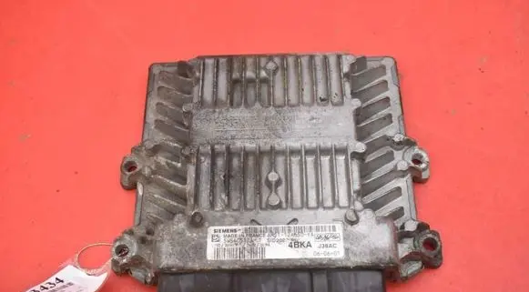 Ford Focus C-MAX Engine control unit/module ECU 6M51-12A650-YA