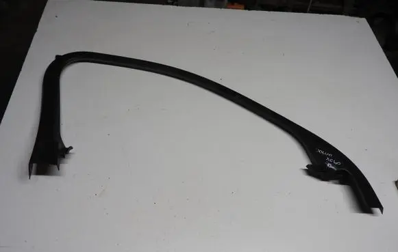 Volvo XC40 Front door trim bar 31455061