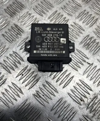 Audi A8 S8 D3 4E Light module LCM 4E0907357 4E0910357 5DF00827813
