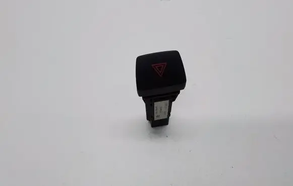Mazda 2 Hazard light switch D651664H0 K1827 03004300