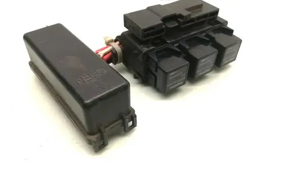 Subaru Outback Fuse box set RB203300B V23134-J52-X470