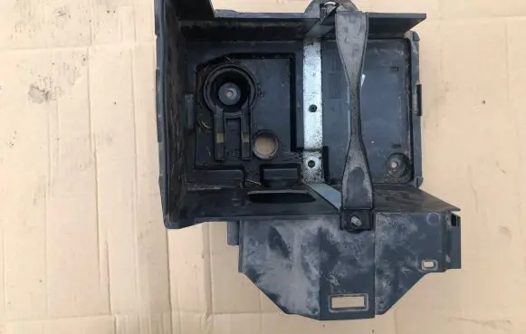 Volvo C30 Battery box tray 