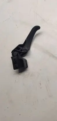 Volkswagen PASSAT B5.5 Engine bonnet (hood) release handle 3b1823533