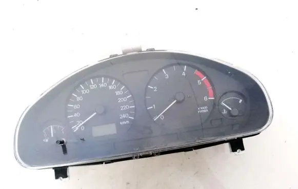 Mitsubishi Carisma Speedometer (instrument cluster) MR480266 0P-0179-001
