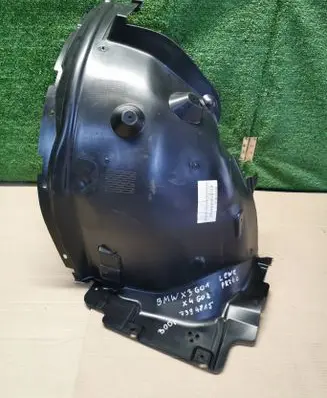 Front wheel arch liner splash guards