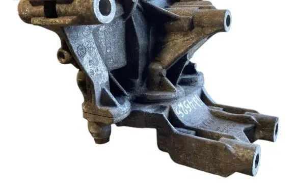 Volkswagen Transporter - Caravelle T5 Engine mounting bracket 070199343A