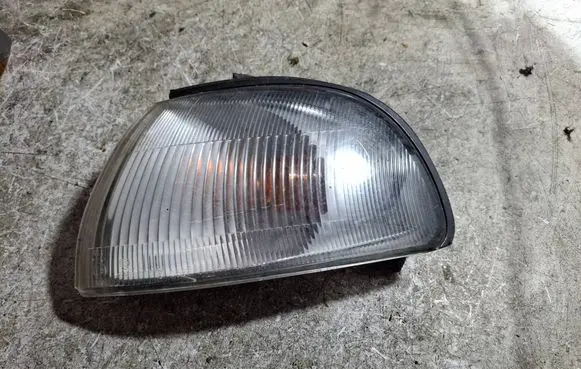 Subaru Legacy Front indicator light 21020579