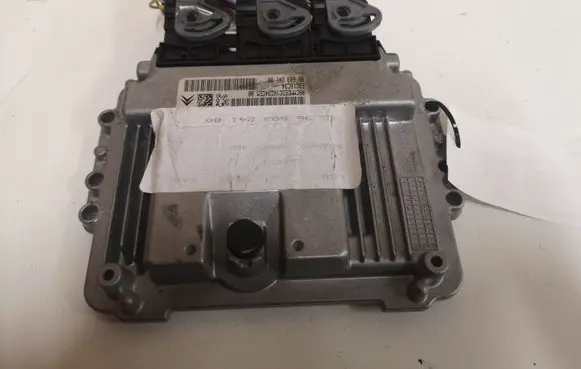 Citroen C4 I Engine control unit/module 9660324180 EDC16C34 130070