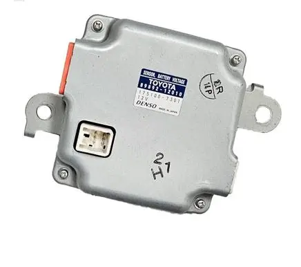 Toyota Auris E180 BSM Control unit 8989212010 1751007301