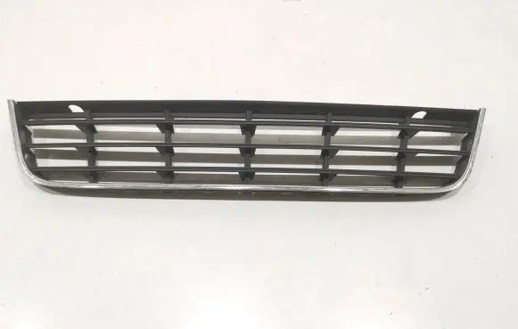 Volkswagen PASSAT B5 Front bumper lower grill 3G0853677